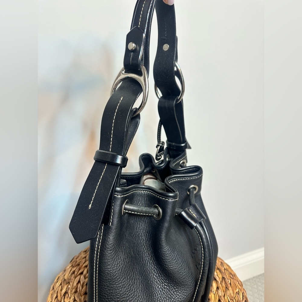 Vintage Dooney & Bourke black full grain leather bucket shoulder bag bucket bag - Picture 4 of 16